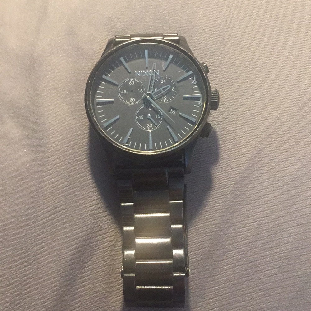 Nixon watch all black with chain brand new is $350